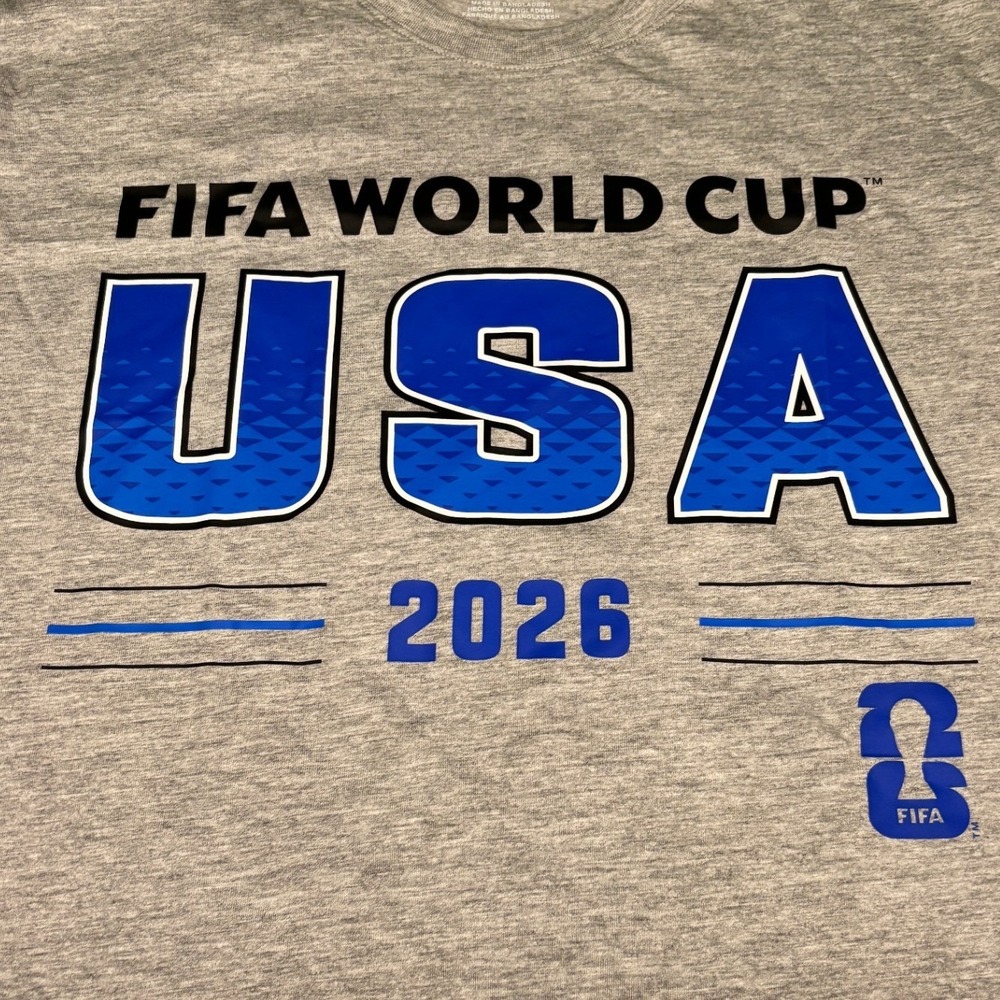 FIFA World Cup T-Shirt Men Large Gray USA 2026 Official Licensed Graphic NWOT - Picture 4 of 8